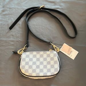 Unbranded cross body 2fer- see sizes for bag : interchangeable